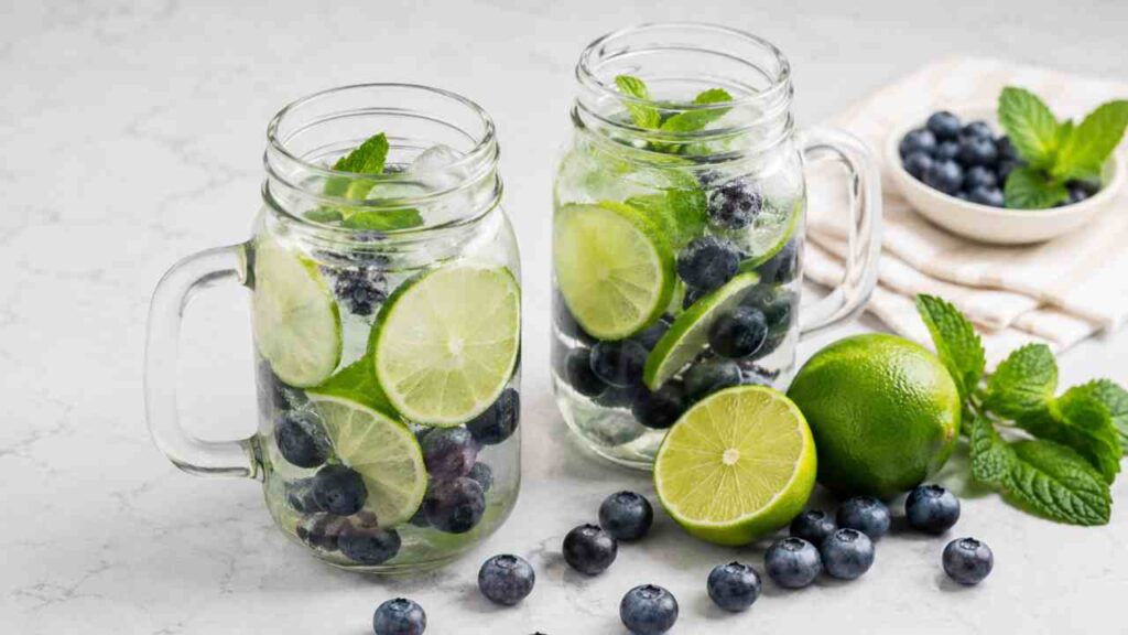 Acqua detox ai mirtilli - Pourfemme.it