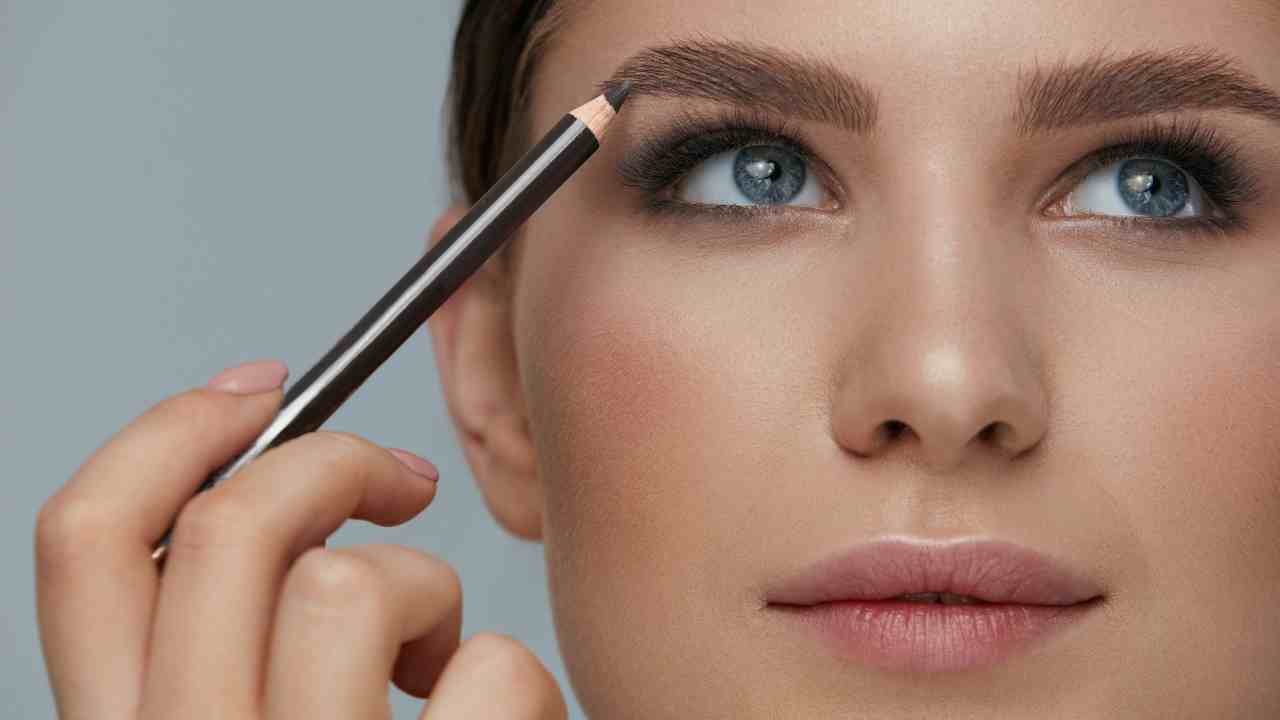 Matita nera irritazione make up - Pourfemme.it