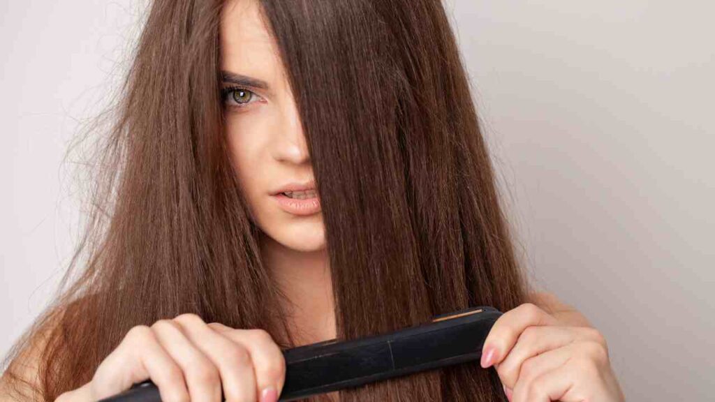 Come aiutare i capelli quando usi la piastra - Pourfemme.it