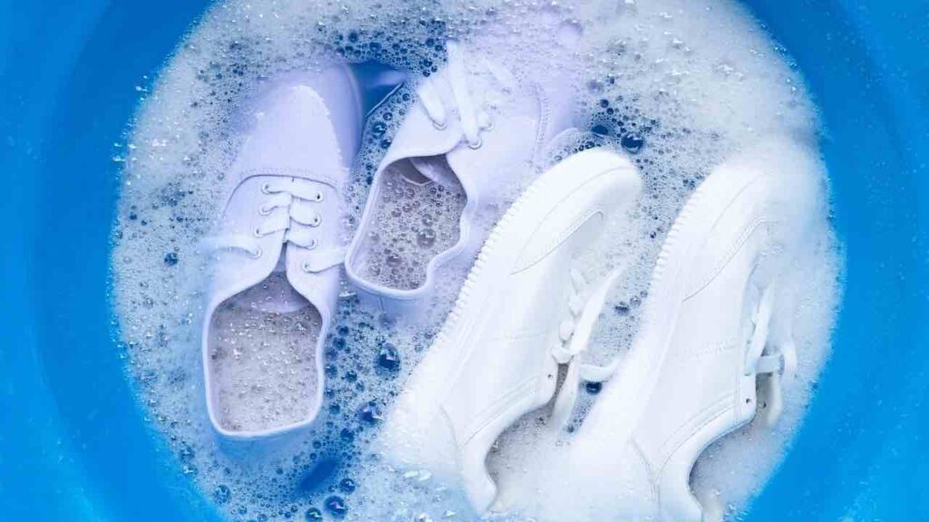 scarpe da ginnastica lavaggio