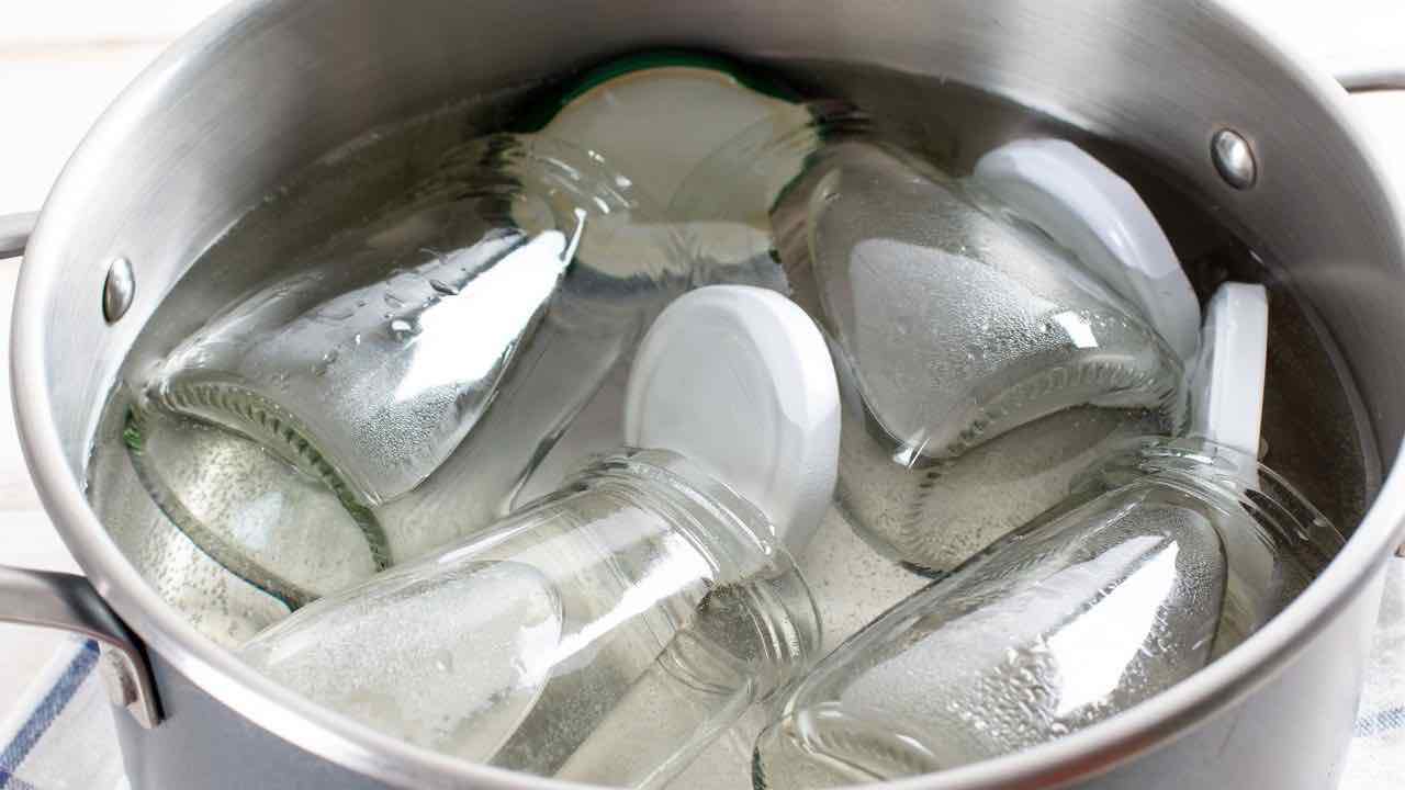 come sterilizzare i barattoli