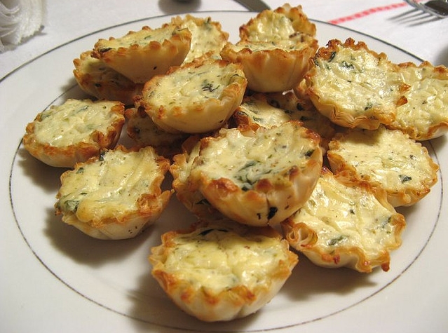 Cestini di pasta fillo con gorgonzola e pere