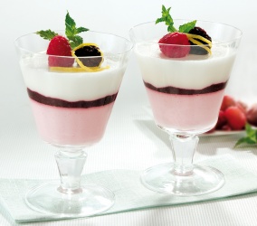 Mousse di latte e lamponi con salsa di more ricetta full