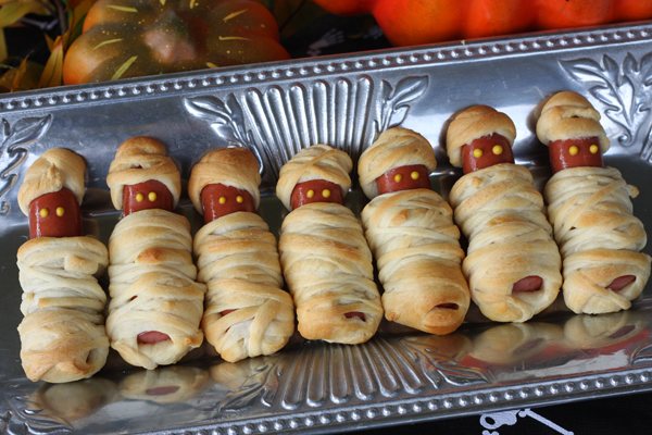 Mummie di Halloween con wurstel vegan