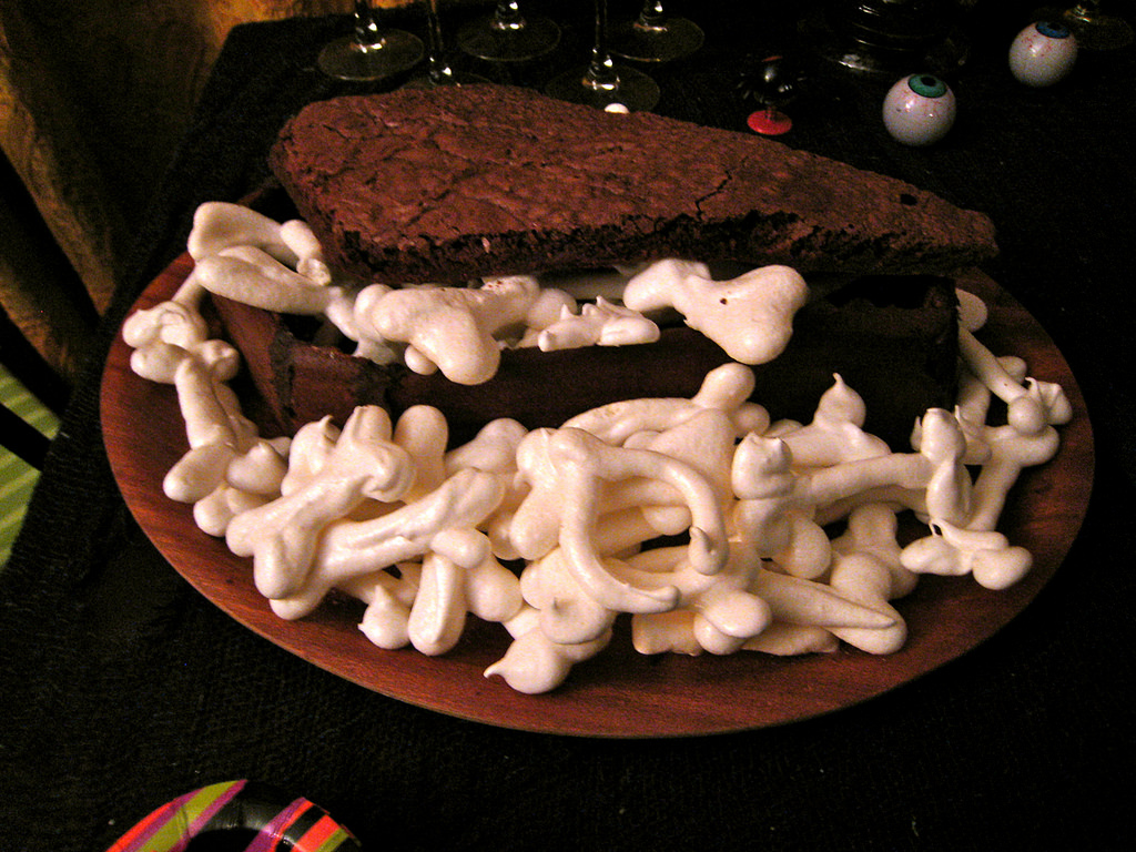 Ossa di meringa vegan di Halloween