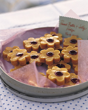 PEANUT BUTTER FUDGE