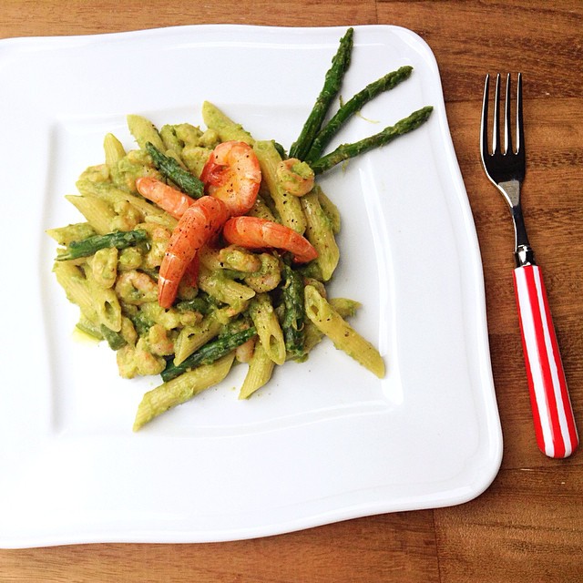 Pasta con asparagi selvatici e gamberetti