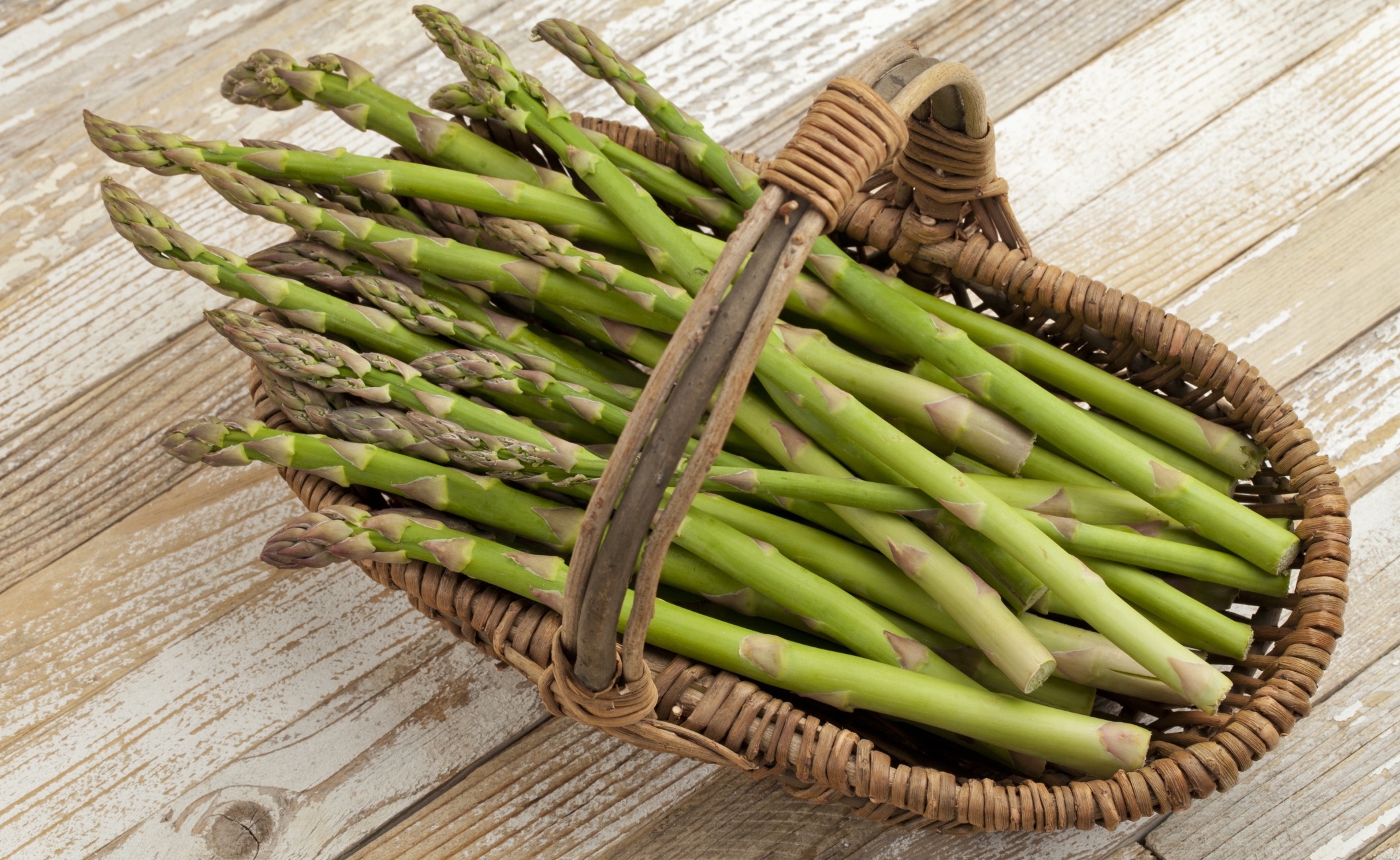 Ricette veloci con gli asparagi da servire come contorno