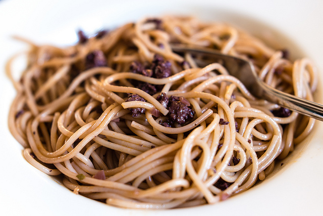 Spaghetti al vino rosso