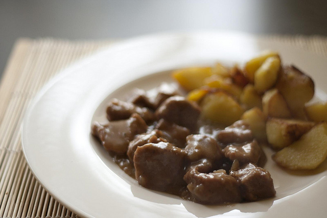 Spezzatino di tacchino con piselli e patate