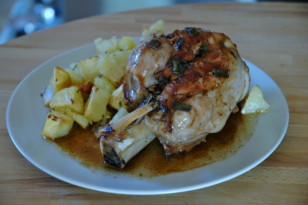 Stinco di maiale con patate