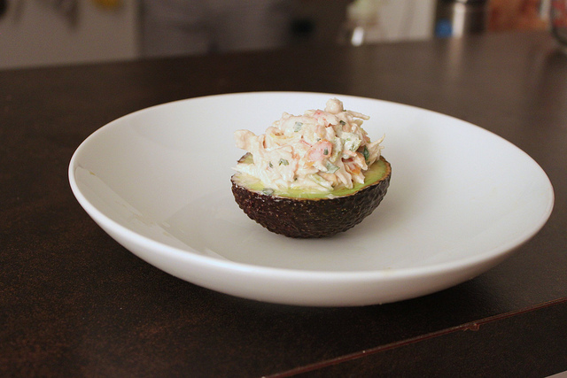 Avocado ripieno di salmone