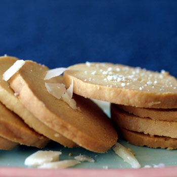biscotti cacio pepe