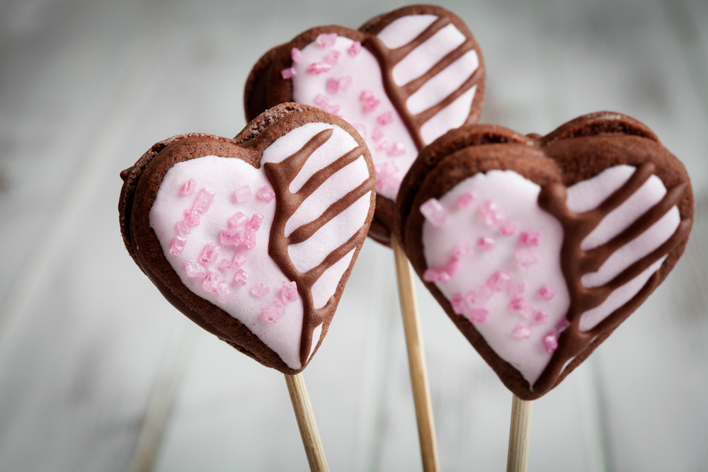 Biscotti a cuore con bastoncino