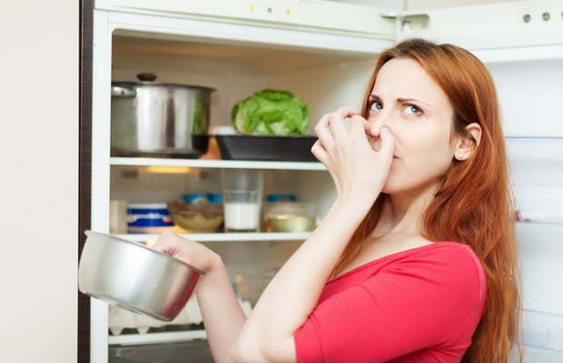 Come eliminare i cattivi odori dal frigo