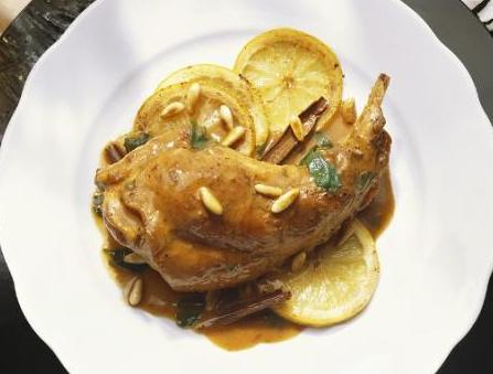 coniglio ai pinoli ricetta
