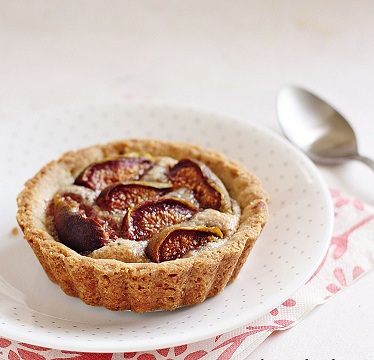 Crostatine con fichi e crema pasticcera