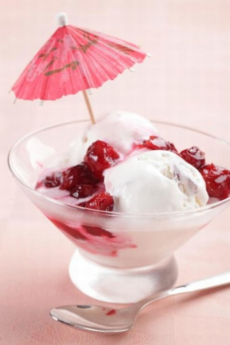 dolce di gelato e meringhe
