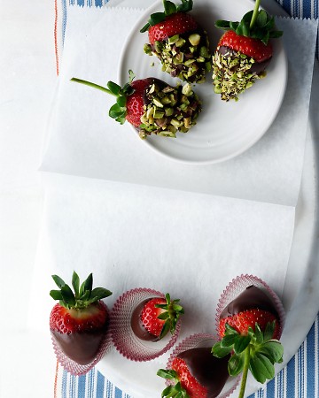 Fragole con pistacchio e cioccolato