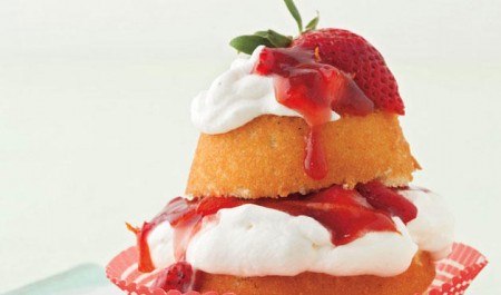 Muffin farciti con panna e fragole
