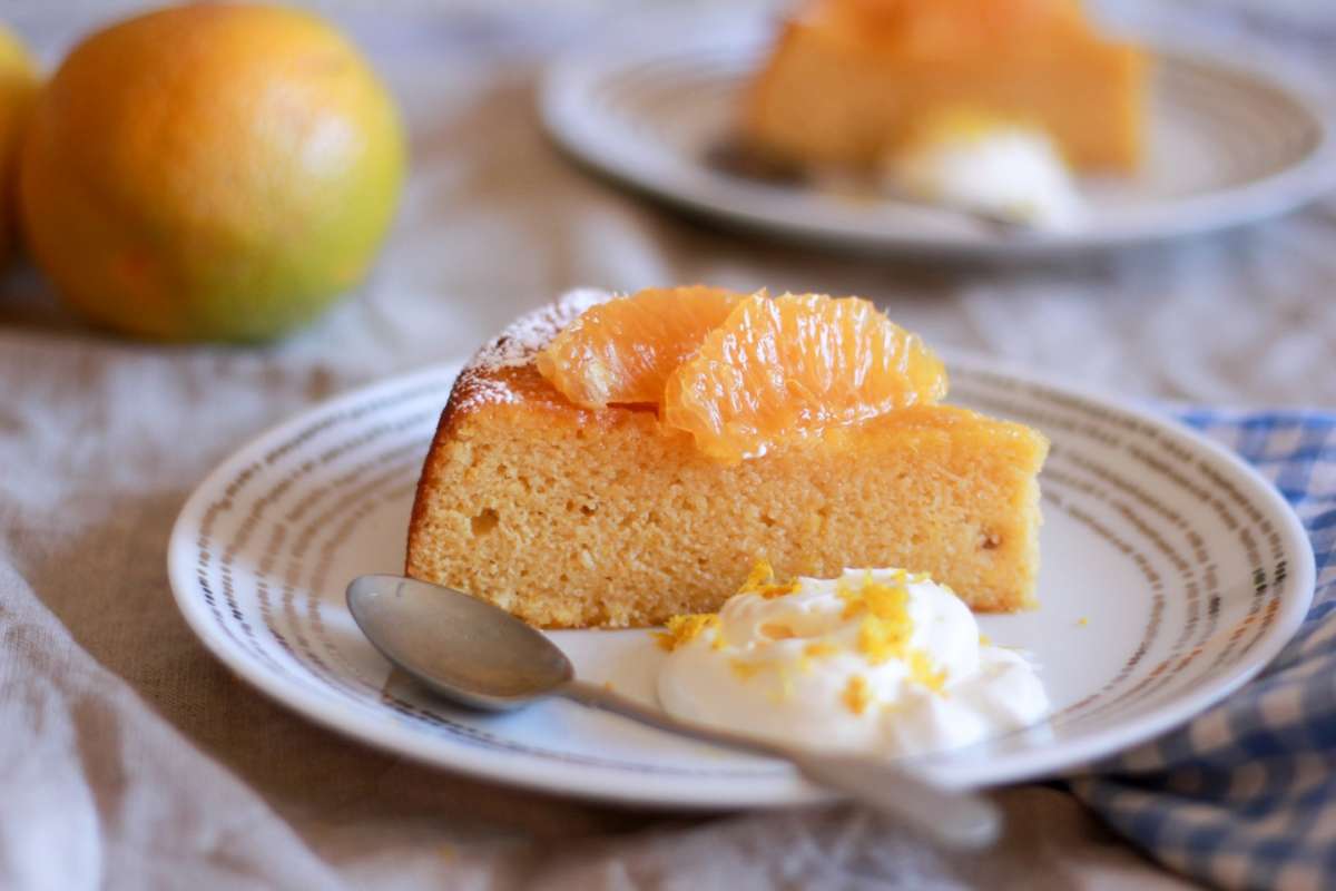 Torta nua con crema pasticcera