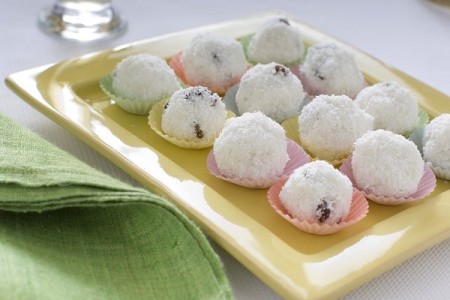 palline al cocco e uvetta