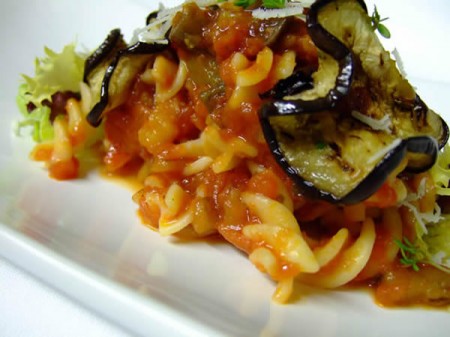 pasta al sugo di melanzane