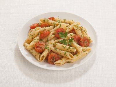 Pasta con acciughe e pomodorini