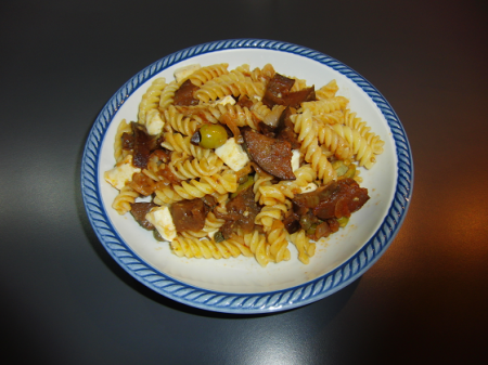 Pasta fredda con olive e melanzane