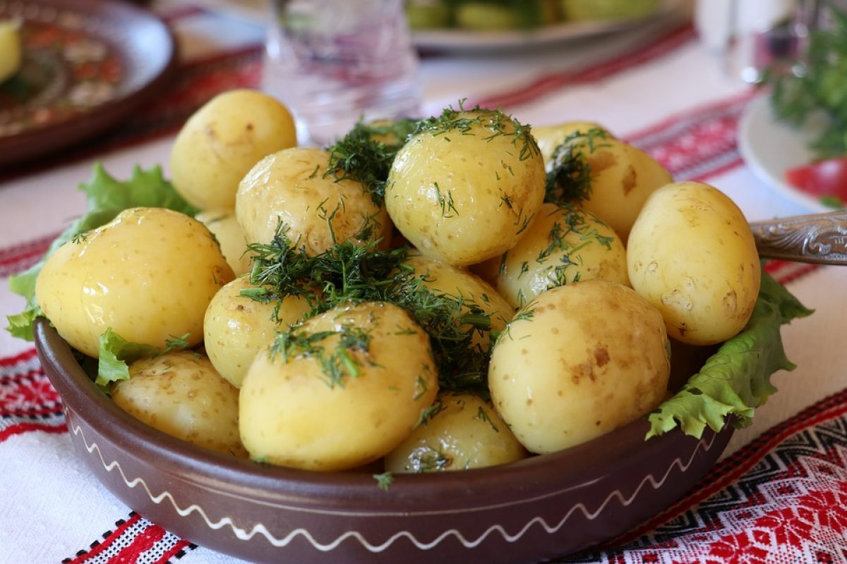 Patate bollite al microonde | Pourfemme