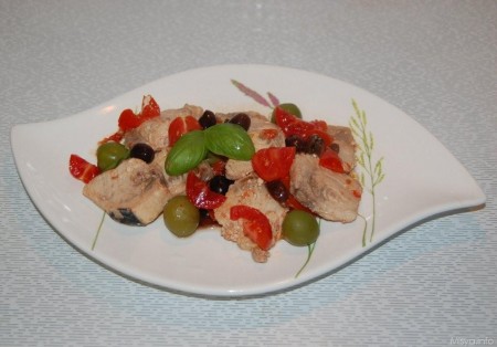 pesce spada pomodorini e olive
