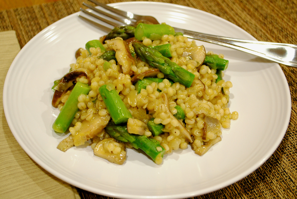 Risotto agli asparagi e funghi