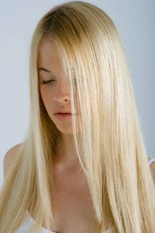 capelli biondi lisci