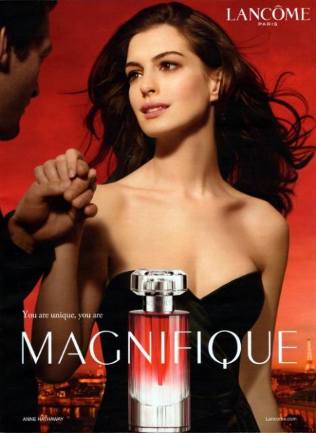 Profumi: Anne Hathaway testimonial di Lancome