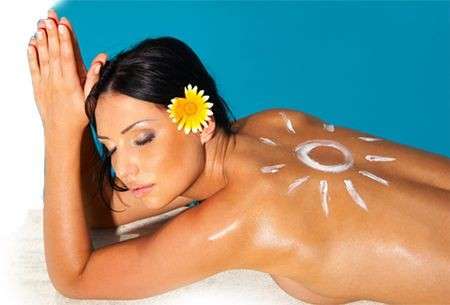 donna abbronzata