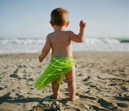 bimbo sulla spiaggia