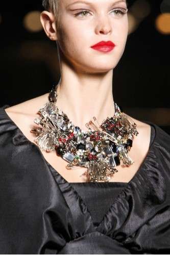collana inverno 2010 Moschino