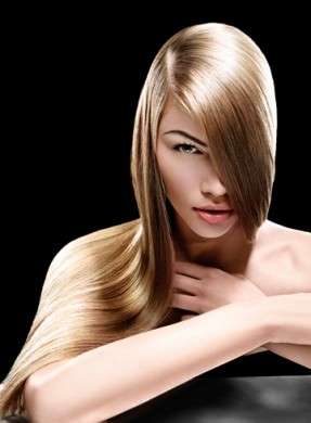 Capelli: liscio perfetto con il power styling
