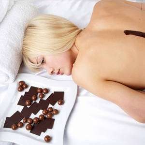 Pelle, il cioccolato fondente che protegge dal sole