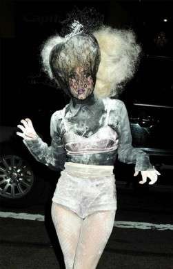 capelli tagli 2010 lady gaga couture