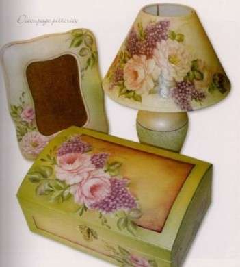 Cornice lampada e bauletto con decoupage