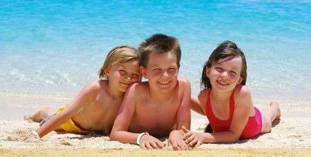 Bimbi in spiaggia