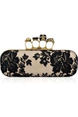 La Knuckle Duster in pizzo di Alexander McQueen