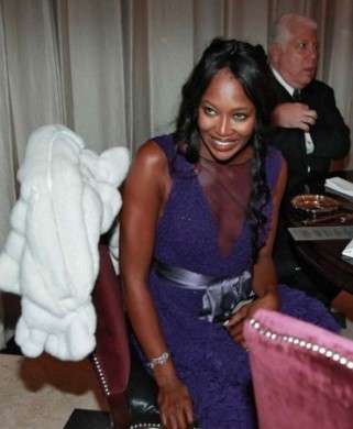 Naomi Campbell parrucca