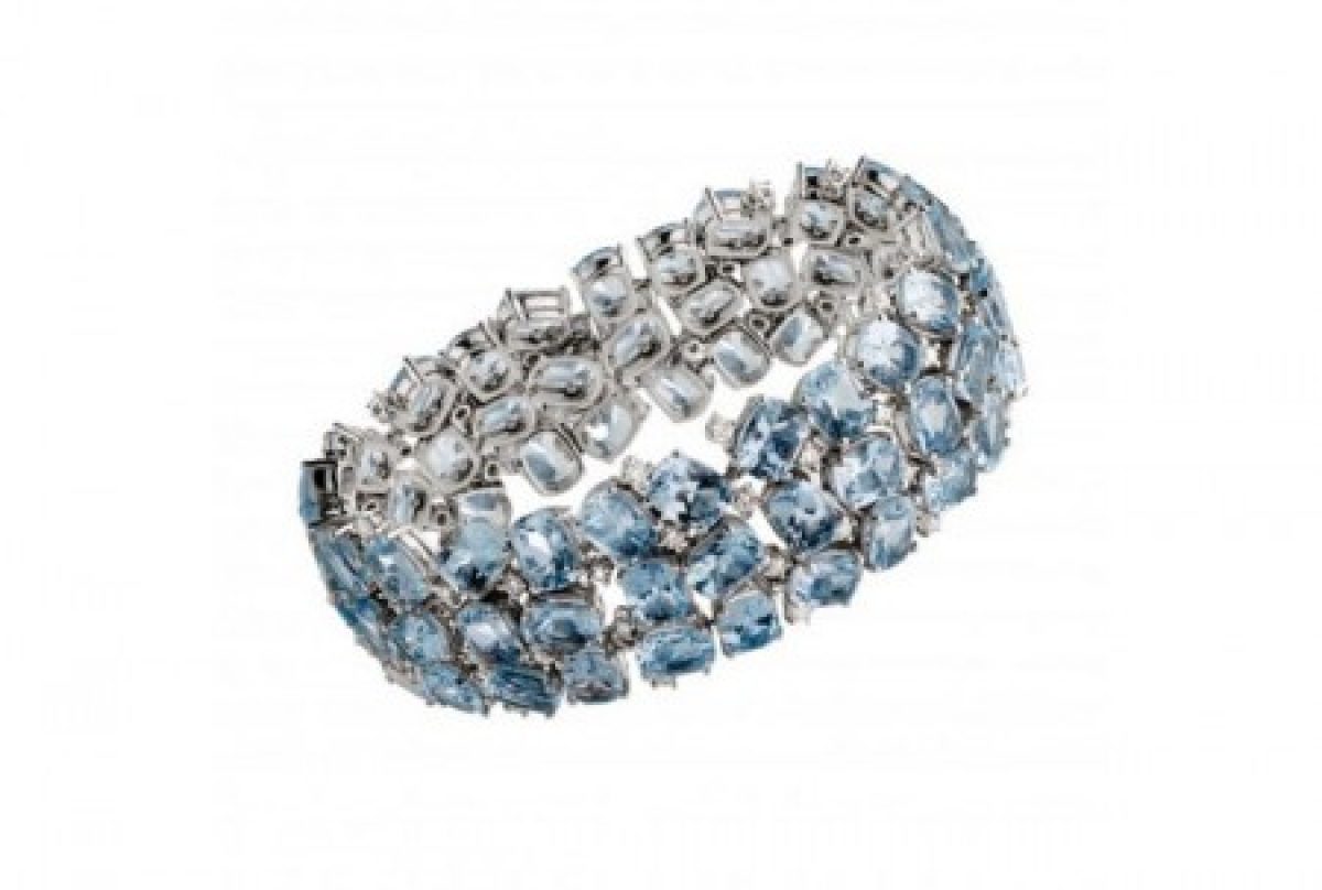 Airc Regali Di Natale.Regali Di Natale Gioielli Antonini Extraordinaire Per Airc Pourfemme