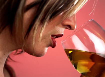Obesità, i rischi aumentano bevendo alcol