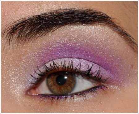 trucco occhi viola brillante