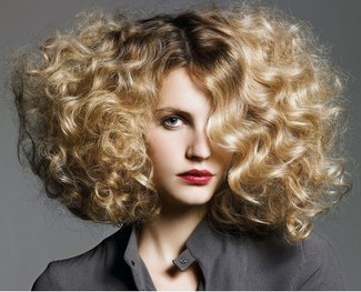 capelli voluminosi