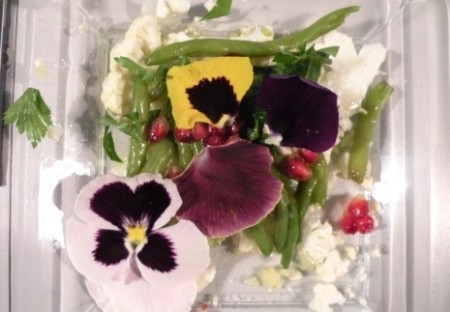 insalata primavera con viole del pensiero