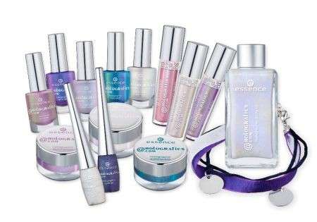 Make up Estate: la collezione “Meet_Me@Holografics.com” di Essence